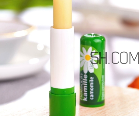 herbacin賀本清小甘菊唇膏怎么樣？小甘菊唇膏使用心得