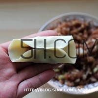 餃子和面用熱水還是冷水？餃子和面要醒多長時間？