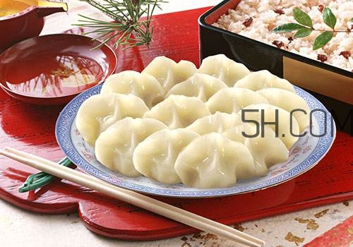 餃子和面用熱水還是冷水？餃子和面要醒多長時間？