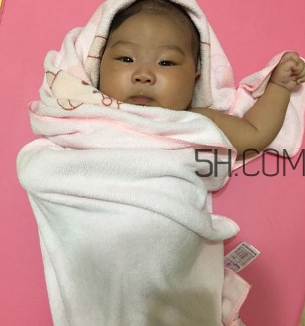 如何正確給寶寶洗澡？給寶寶洗澡水溫多少度？