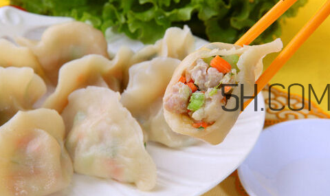 為什么餃子煮熟了會浮起來？餃子煮多久才熟？