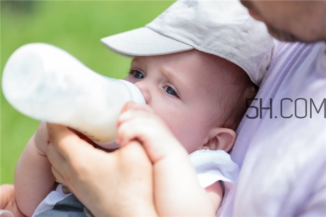 順產(chǎn)喂奶可以吃餅干嗎 順產(chǎn)后可以吃什么零食 順產(chǎn)喂奶可以吃餅干嗎 順產(chǎn)后可以吃什么零食