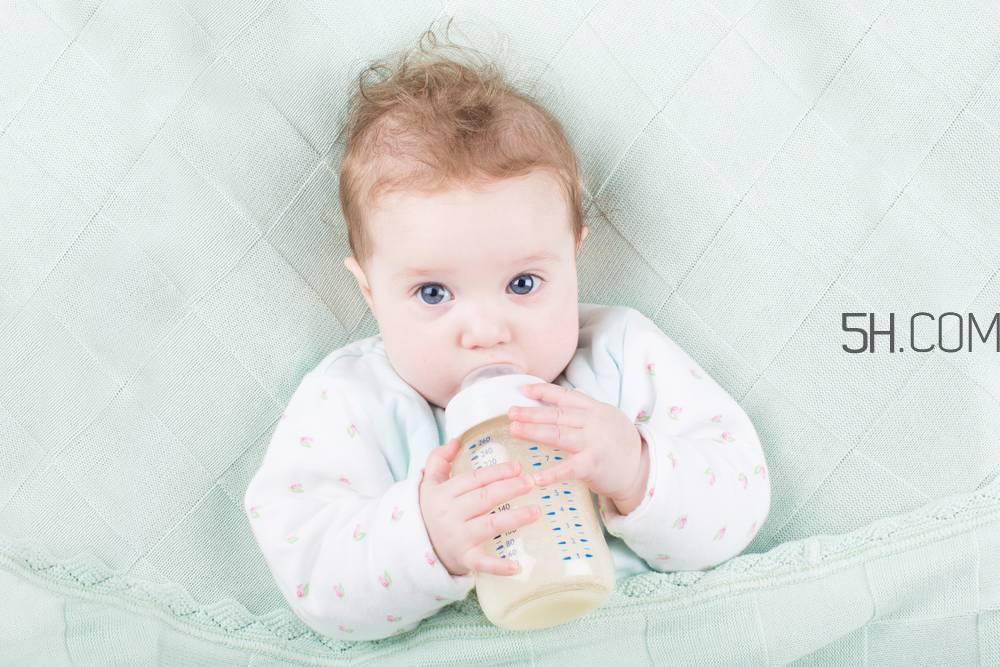 順產(chǎn)喂奶可以吃餅干嗎 順產(chǎn)后可以吃什么零食 順產(chǎn)喂奶可以吃餅干嗎 順產(chǎn)后可以吃什么零食