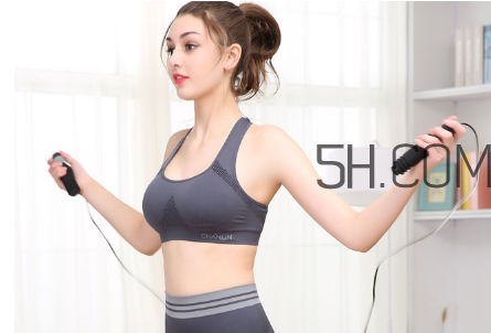 運(yùn)動(dòng)前吃什么好？跳繩減肥會(huì)瘦胸嗎？