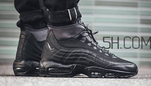 nike air max 95 triple black黑魂配色上腳效果怎么樣？