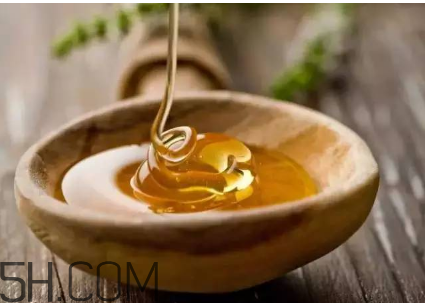 秋天喝蜂蜜有什么好處？秋天吃什么對身體好？