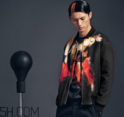 太平鳥(niǎo)衣服檔次怎么樣？太平鳥(niǎo)衣服貴嗎？