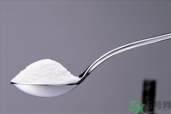 白醋和鹽水混在一起洗臉有什么好處？白醋和鹽洗臉好嗎？