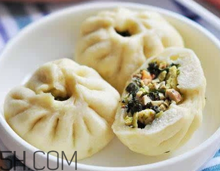一個(gè)香菇青菜包的熱量大概是多少？一個(gè)香菇青菜包的熱量