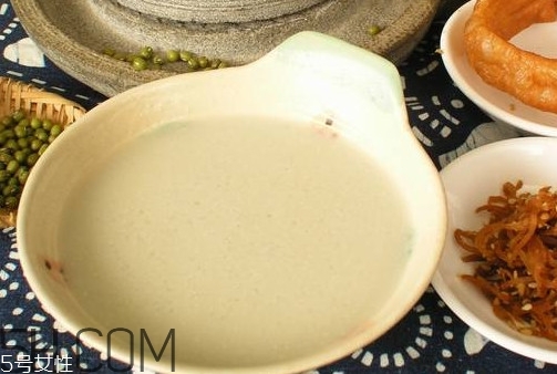 豆汁兒是什么做的？豆汁兒是什么味道