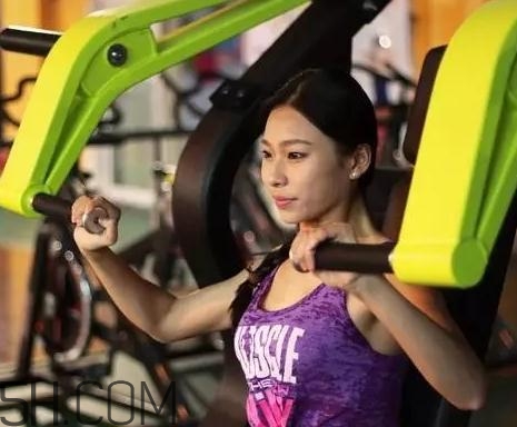 坐姿推胸練哪里？坐姿推胸動(dòng)作要領(lǐng)