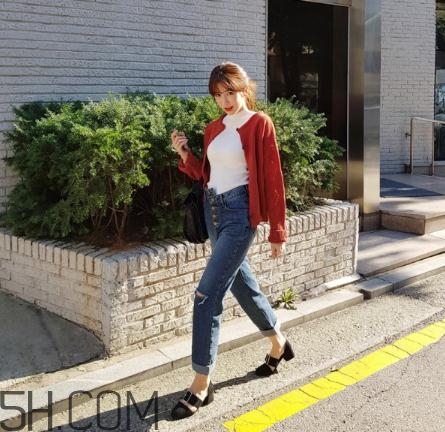 白色毛衣外套怎么搭配？白色毛衣配什么顏色外套？