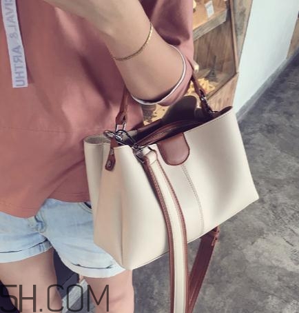白色包包被衣服染色了怎么辦？白色包包染色怎么去除？