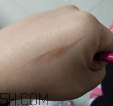 姬芮柔芯旋彩眉筆怎么樣？姬芮柔芯旋彩眉筆試色