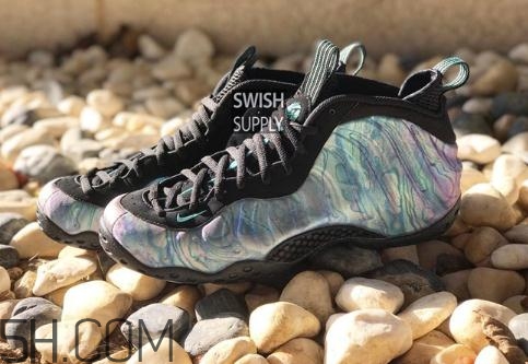 nike air foamposite one鮑魚噴實物什么樣？