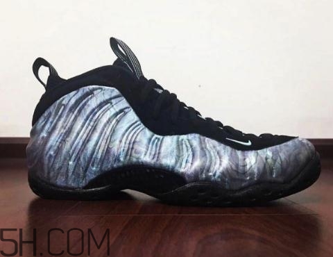 nike air foamposite one鮑魚噴實物什么樣？