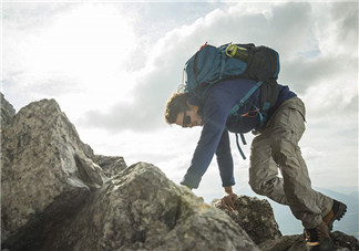 爬山膝蓋疼怎么辦？爬山時(shí)如何保護(hù)膝蓋？