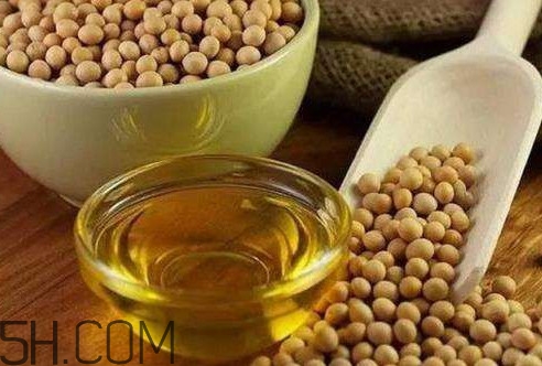 調(diào)和油和大豆油哪個(gè)好？調(diào)和油是色拉油嗎