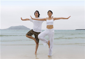 膝蓋疼可以練瑜伽嗎？練瑜伽可以瘦肚子嗎？