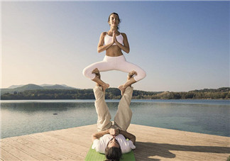 練形體的瑜伽動(dòng)作有哪些？瑜伽后多久可以吃東西喝水？
