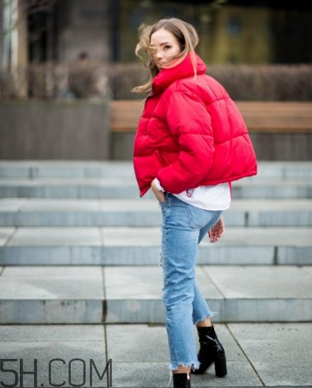 羽絨服配什么鞋子？羽絨服搭配鞋子圖片