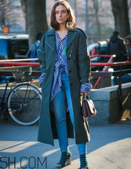 胸大的人適合穿什么衣服？胸大的女生穿什么衣服好看？
