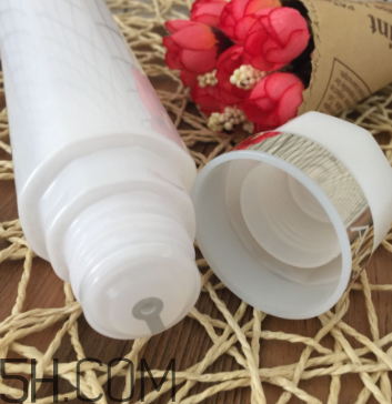 歐珀萊臻白多效角質(zhì)調(diào)理肌底液怎么樣？好用嗎？