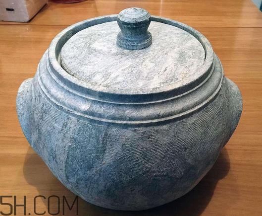 墨脫石鍋多少錢(qián)一個(gè)？墨脫石鍋為什么那么貴？