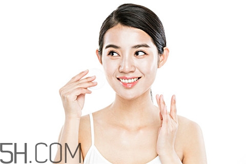粉刺和黑頭的區(qū)別 粉刺和痤瘡一樣嗎？