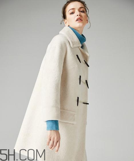 羊剪絨和羽絨服哪個好？羊剪絨大衣和羽絨服哪個保暖？