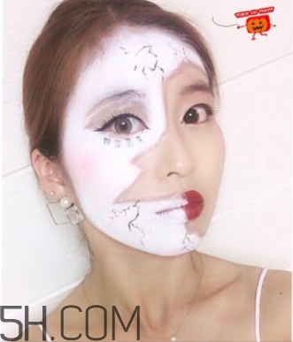 破碎娃娃妝怎么化？萬圣節(jié)破碎娃娃妝畫法教程