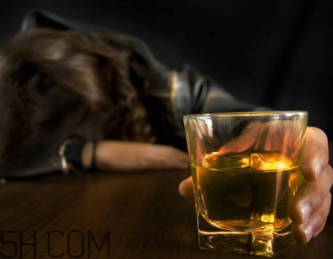 喝酒能延長射精時(shí)間嗎？喝酒可以延長性生活嗎？