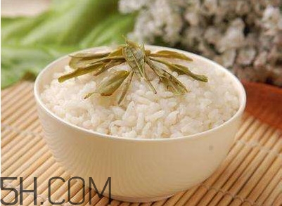 茶葉水煮飯有什么好處？茶葉水怎么煮飯