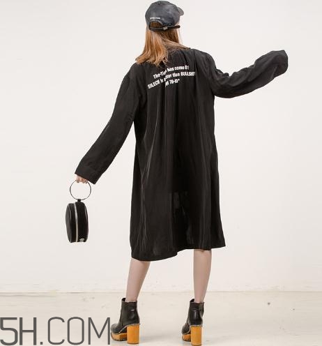 moussy的衣服怎么樣？moussy的外套很大嗎？