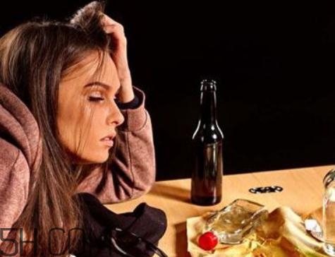 酒精肝是什么引起的？酒精肝是喝酒喝的嗎？
