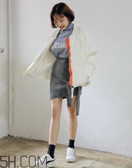 白色羽絨服配什么鞋子？白色羽絨服搭配鞋子圖片
