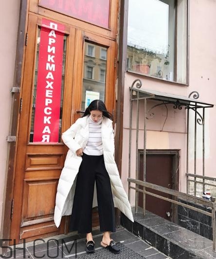 白色羽絨服配什么鞋子？白色羽絨服搭配鞋子圖片