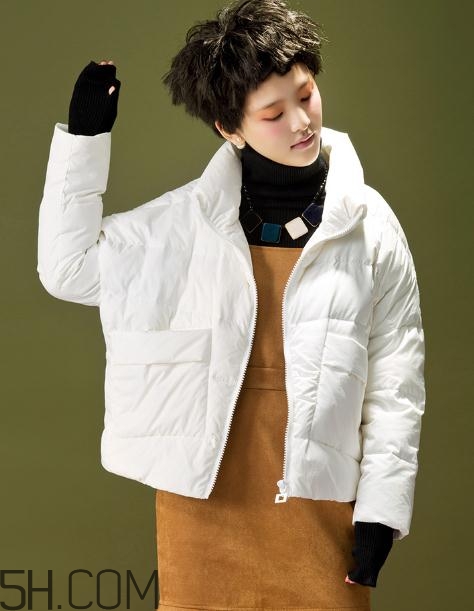 白色羽絨服發(fā)黃怎么洗白？白色羽絨服染色怎么能去掉？