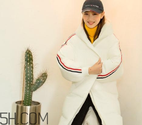 白色羽絨服怎么保存不發(fā)黃？白色羽絨服怎么打理？