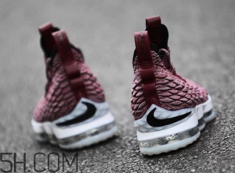 nike lebron 15 wine紅酒配色發(fā)售時間_多少錢？
