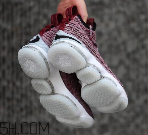 nike lebron 15 wine紅酒配色發(fā)售時間_多少錢？