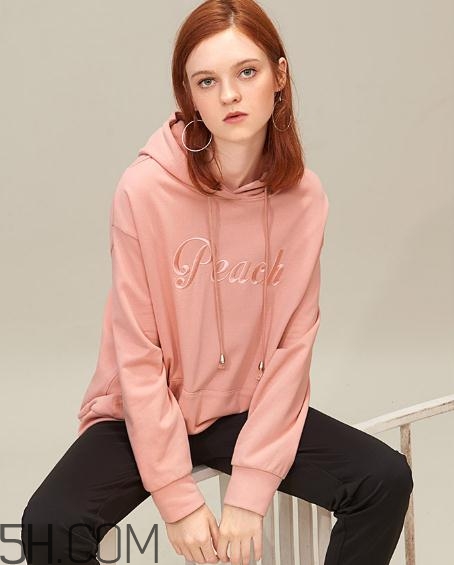 闊色衣服質(zhì)量好嗎？闊色有實體店嗎？