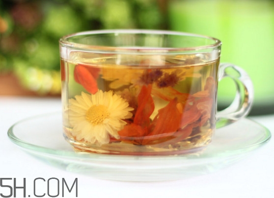 天氣干燥煲什么湯喝最好？氣候干燥喝什么茶好