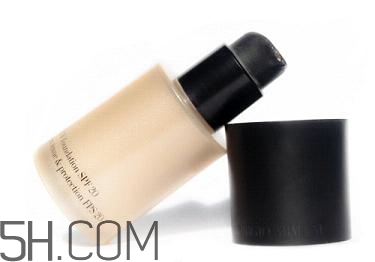 女生怎樣學(xué)會(huì)快速化妝？新手化妝需要的基本用品