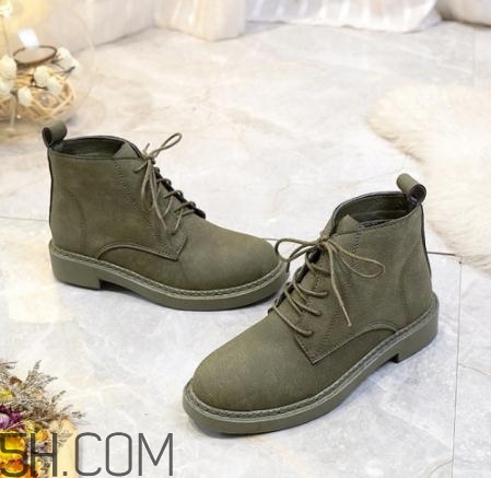翻毛皮鞋弄上油怎么辦？翻毛皮鞋上的油漬怎么清洗？