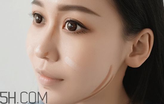 秋冬適合什么妝容？怎樣涂口紅好看？