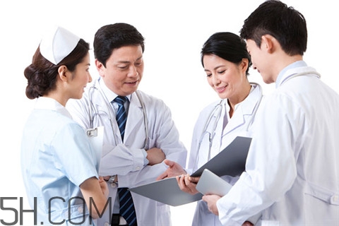 冠心病會引起頭暈嗎？冠心病會引起腳腫嗎？