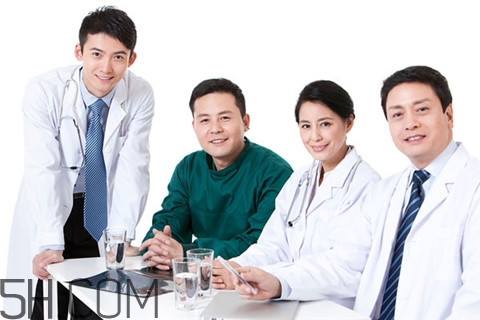 冠心病會引起頭暈嗎？冠心病會引起腳腫嗎？