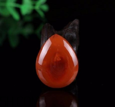 南紅瑪瑙可以泡水嗎？南紅瑪瑙能沾水嗎？