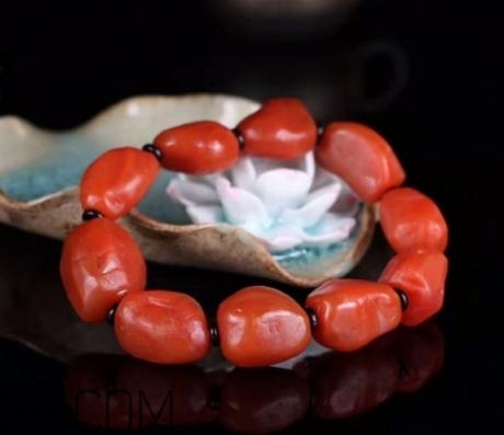 南紅瑪瑙會越戴越紅嗎？南紅瑪瑙會越戴越亮嗎？